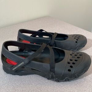 Skechers - Cali gear Eva plastic water shoes. Size 8